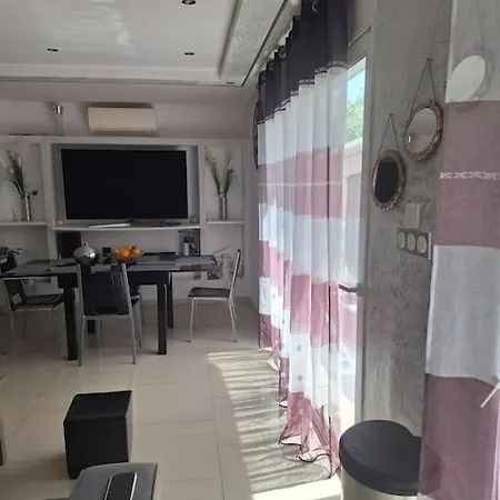 ヴィラ Belle Maison 3 3min Des Plages De Juan Les Pins 8personnes アンティーブ